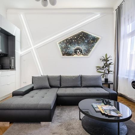Galaxy Cube Apartment Budapest Luaran gambar