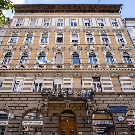 Galaxy Cube Apartment Budapest Luaran gambar