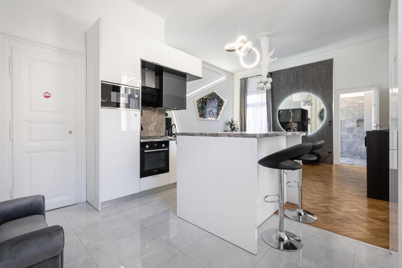 Galaxy Cube Apartment Budapest Luaran gambar