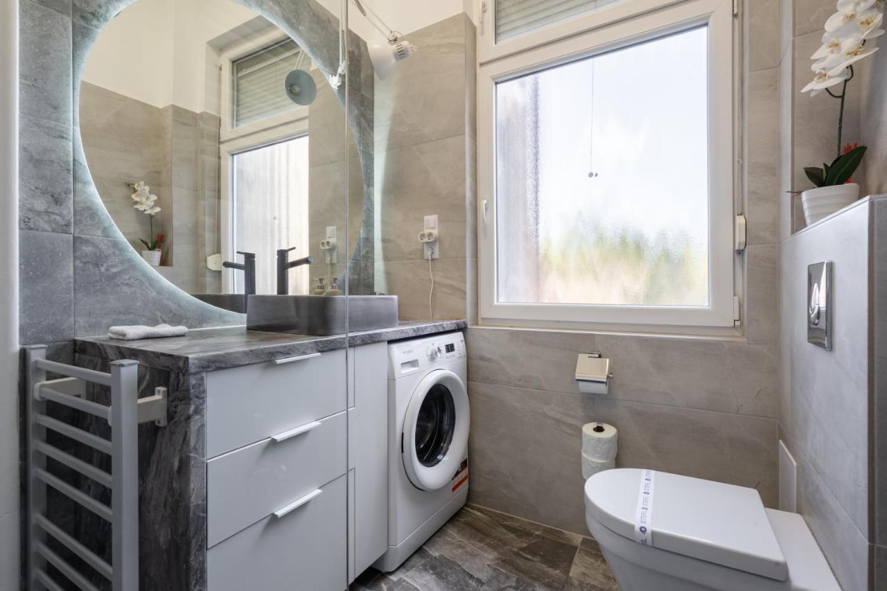 Galaxy Cube Apartment Budapest Luaran gambar