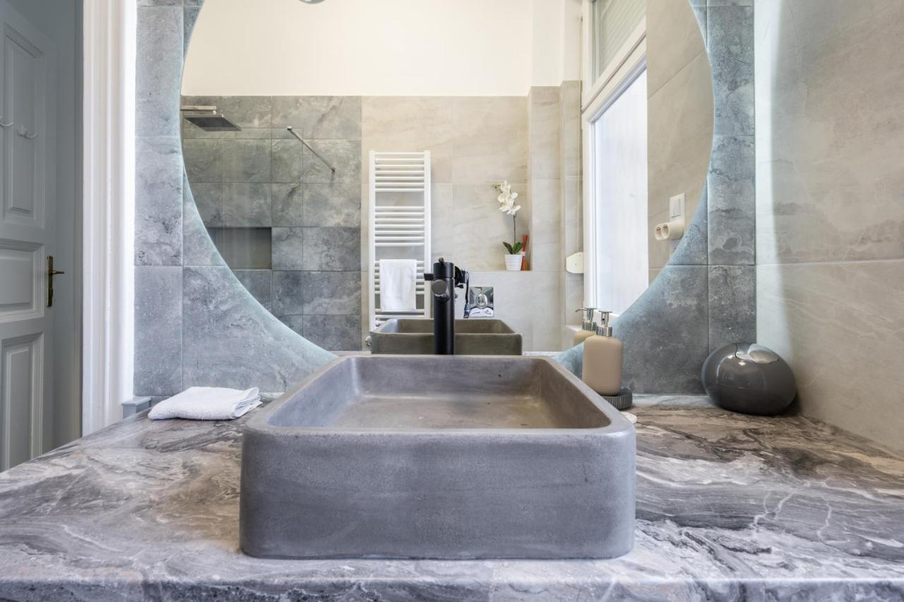 Galaxy Cube Apartment Budapest Luaran gambar